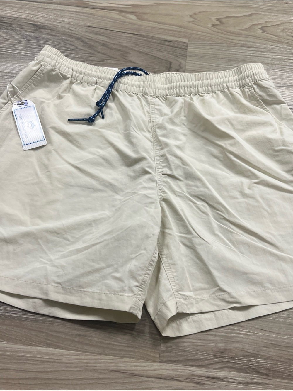 Southern Tide Shoreline 6-Inch Nylon Shorts Stone Men's Sizes 8607-1097 $79 NWT